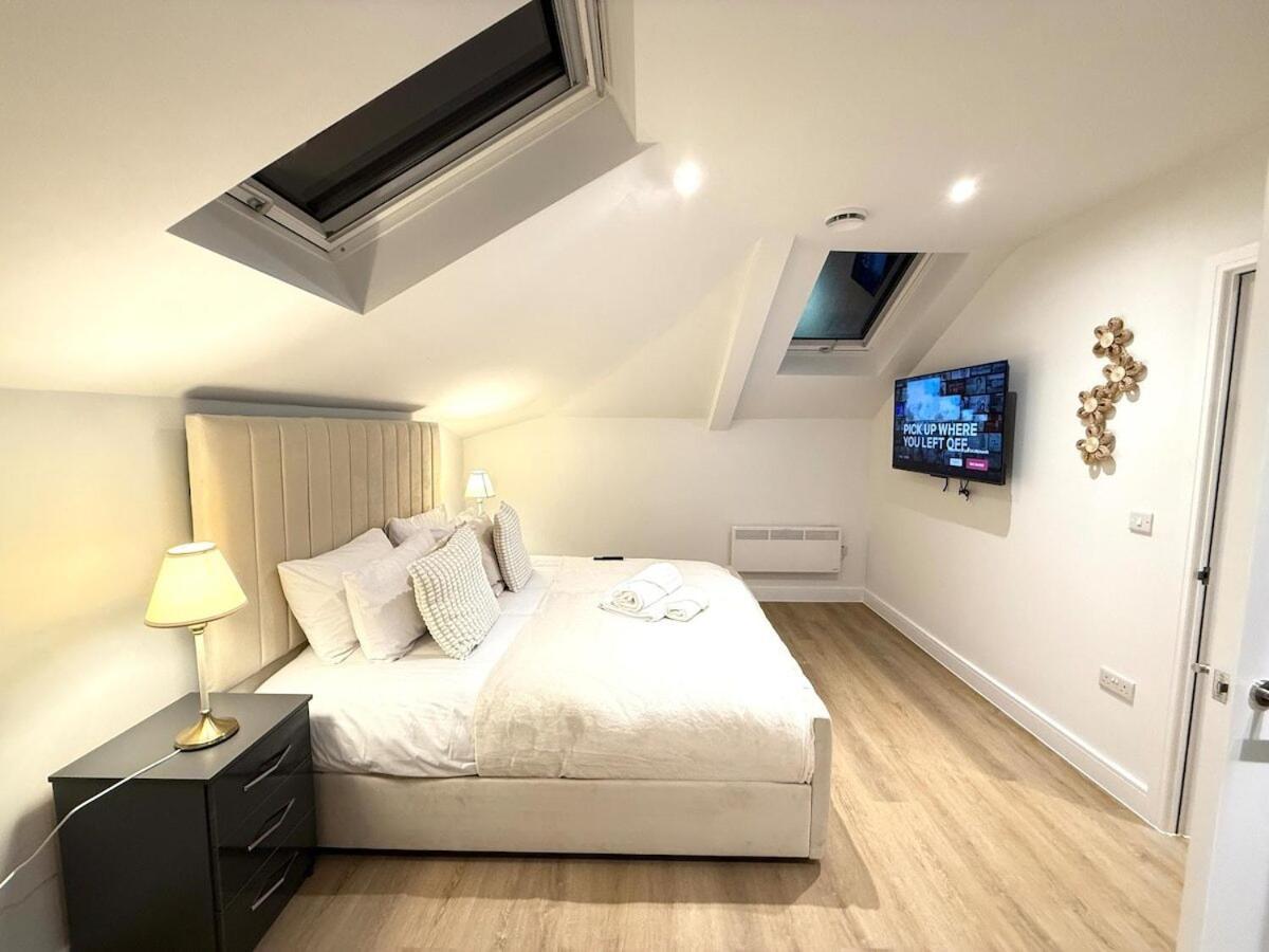 Sale Road Serviced Apartments Near Airport & Trafford Centre ウィゼンショー 部屋 写真