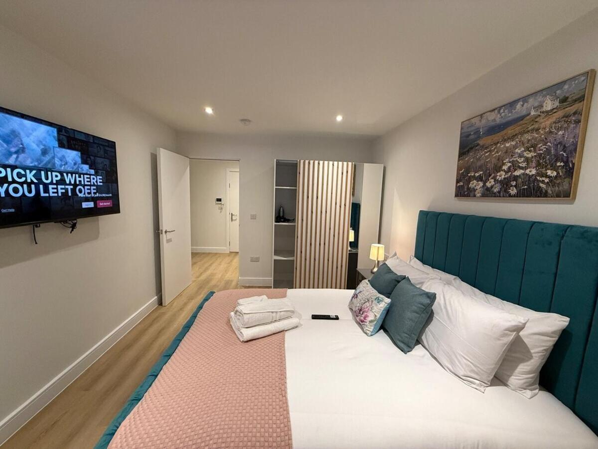 Sale Road Serviced Apartments Near Airport & Trafford Centre ウィゼンショー 部屋 写真