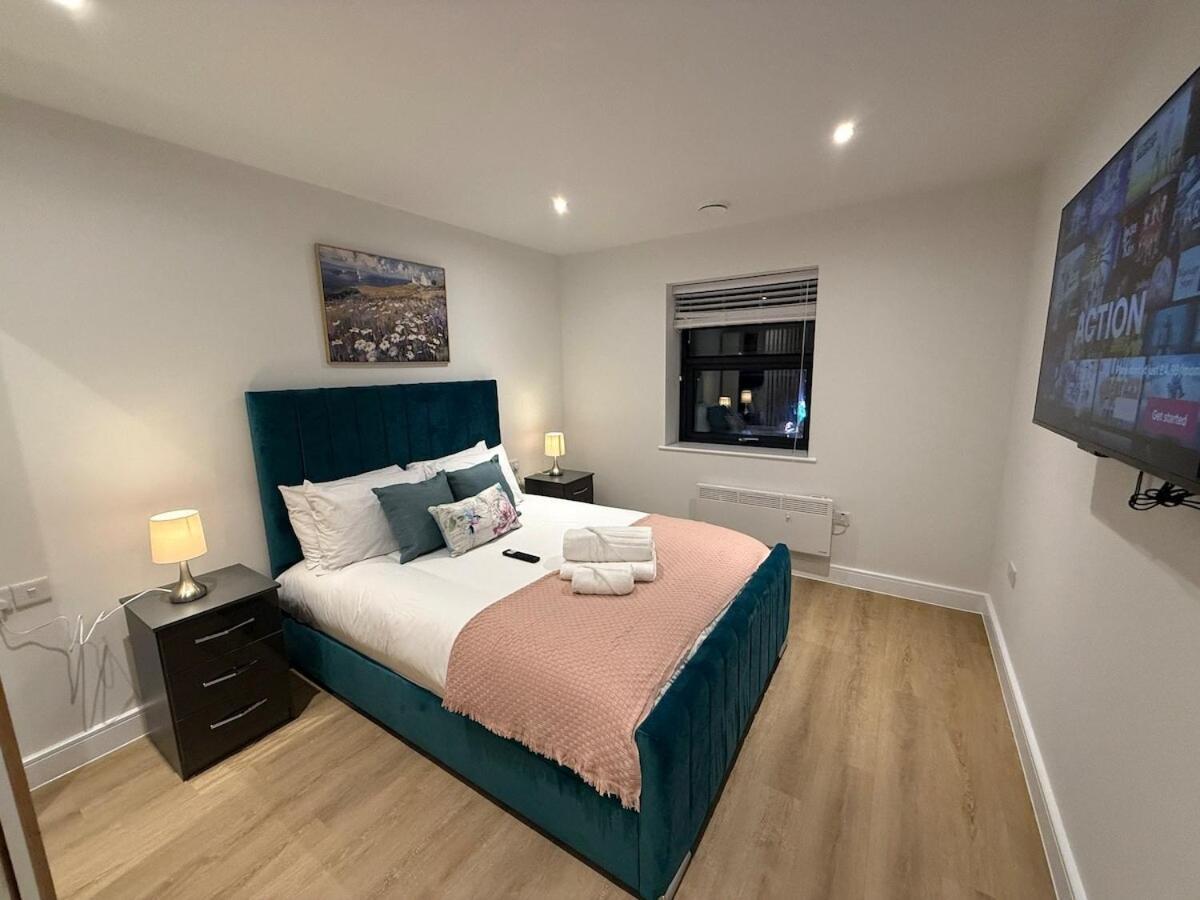 Sale Road Serviced Apartments Near Airport & Trafford Centre ウィゼンショー 部屋 写真
